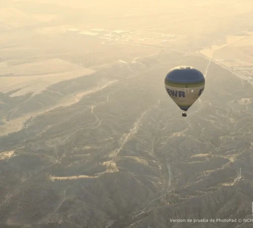 Amanecer en globo Geoparque Guadix en Granada