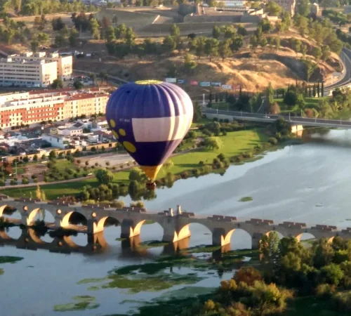 Sobrevuela en globo el río Guadiana a su paso por Badajoz