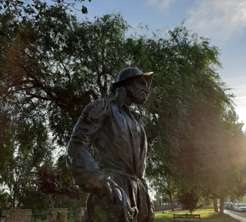 descubre cual Francisco Pizarro la ciudad de Badajoz desde un globo
